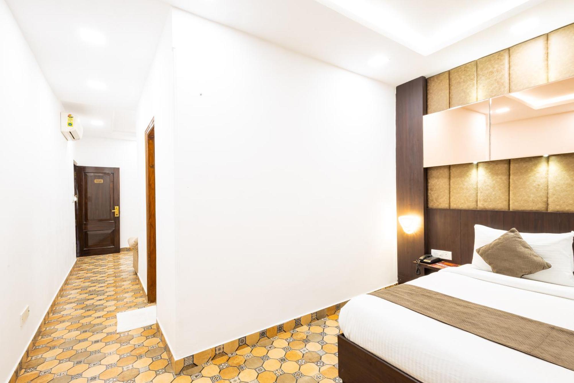 Hotel Panickers Residency - Ajmal Khan Market Near Karol Bagh Metro Delhi  Exterior photo